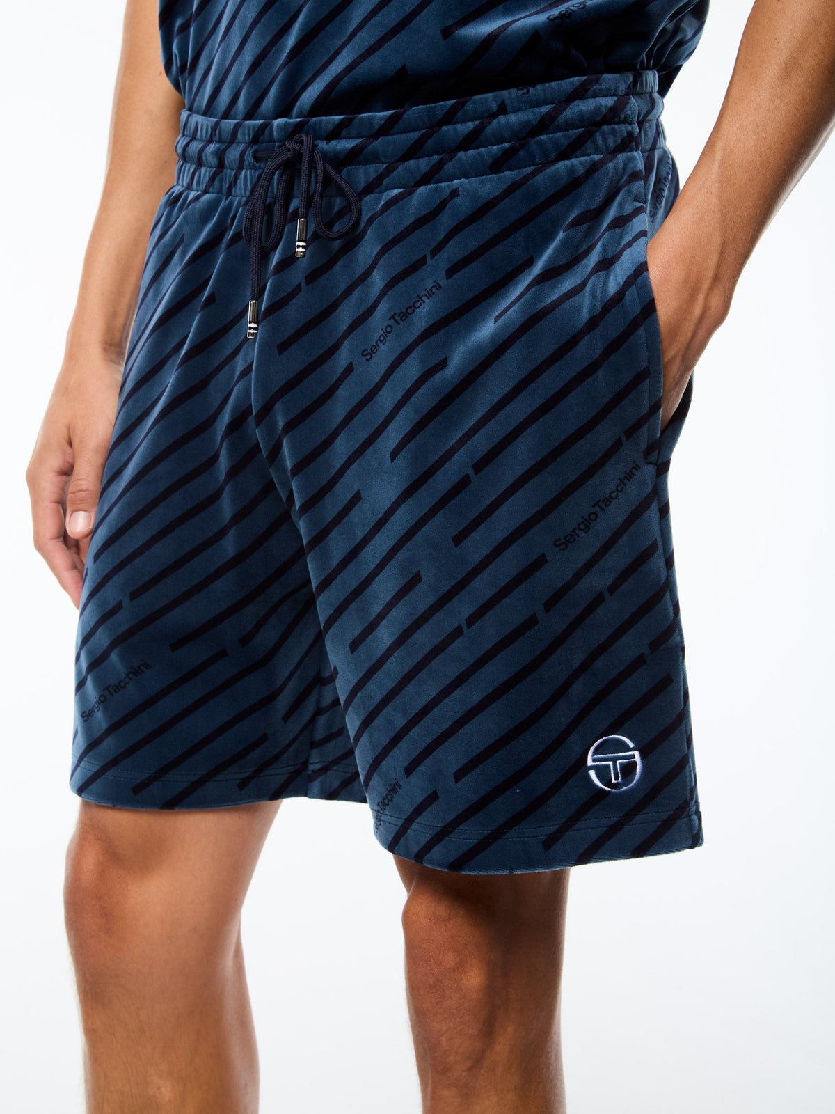 Obliquo Velour Short-Key Largo